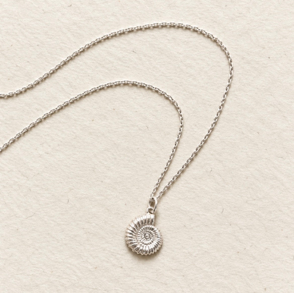 Sterling Silver Ammonite Necklace – 15mm