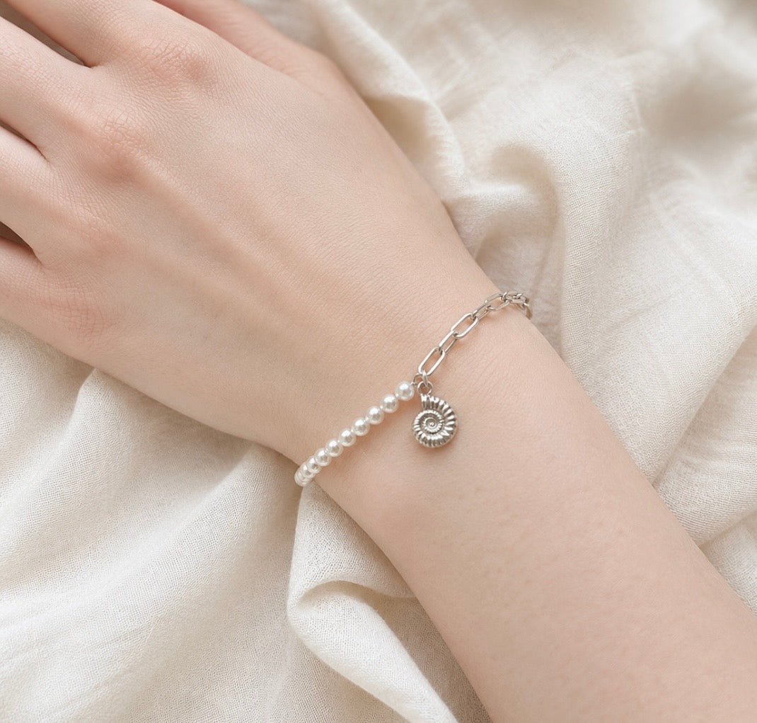 Silver Ammonite Pearl Paperclip Bracelet